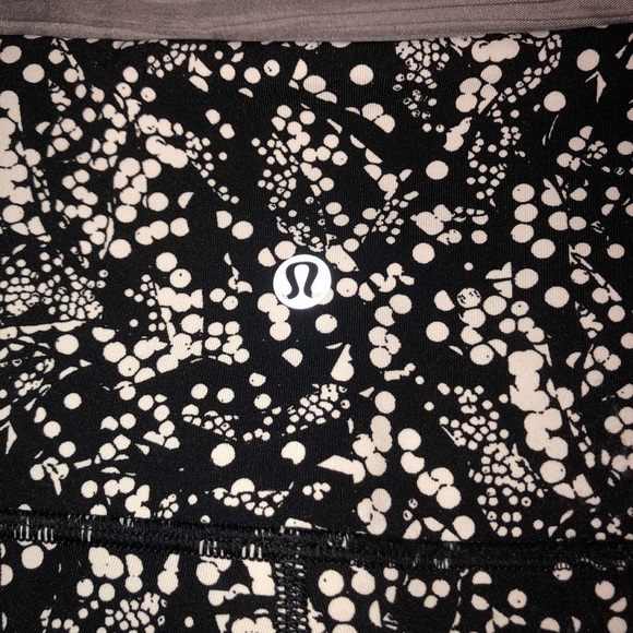 reflective lululemon leggings - Picture 3 of 4